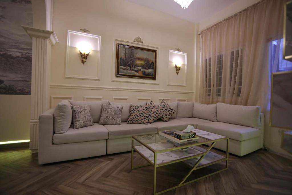 Achrafieh Luxurious Apt, 5 Min To Museum *