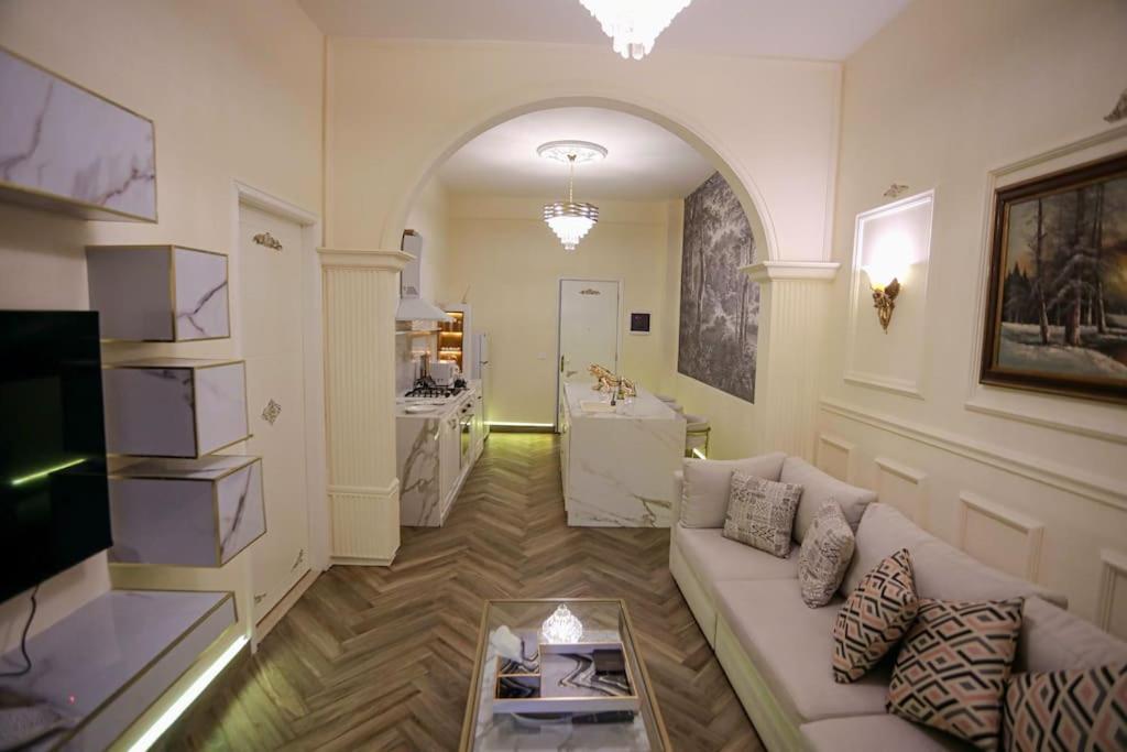 Achrafieh Luxurious Apt, 5 Min To Museum * Beirut