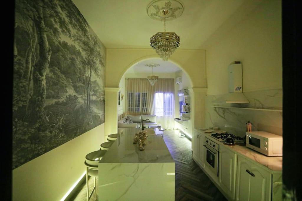 Achrafieh Luxurious Apt, 5 Min To Museum